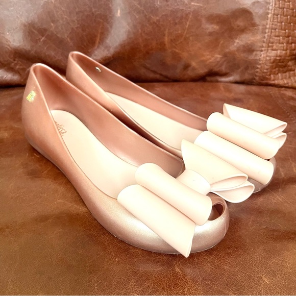 Metallic Blush Pink & Rose Gold Dusted Jelly Wedge Flats With Bow Design Detail - Picture 5 of 10